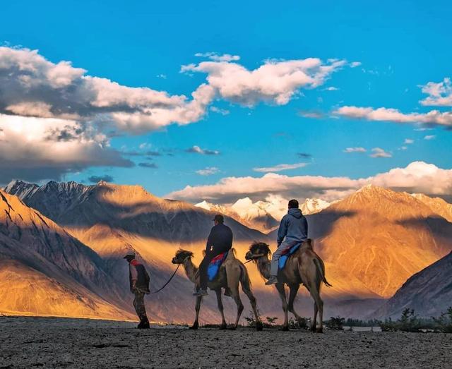 Visit Hunder Village